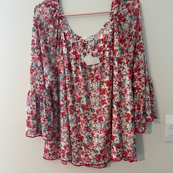 NWT Joie de vivre Floral Women's Top - Red and White - Picture 4 of 8
